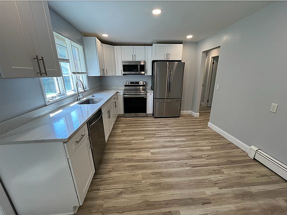 2nd image of 86 Hackett Blvd #2