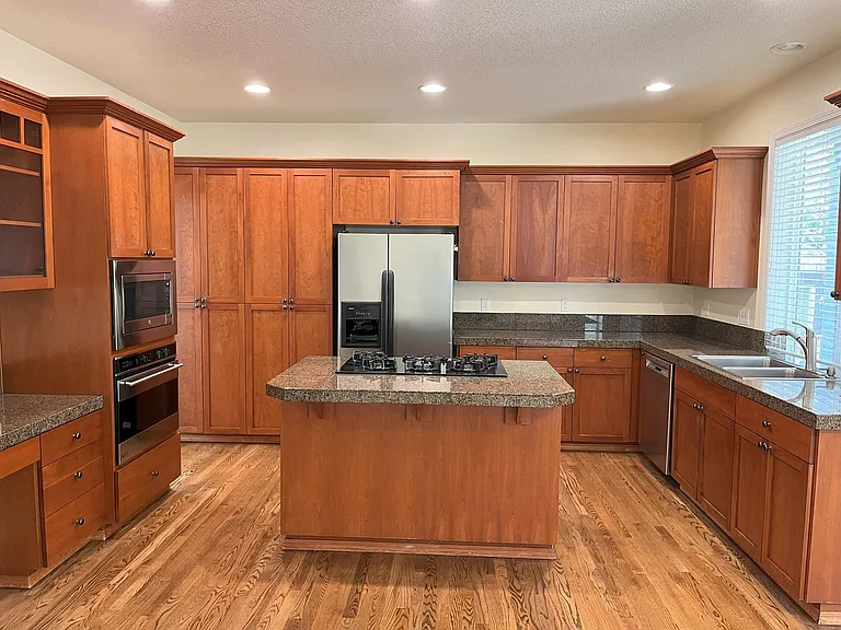 3615 NW Lansbrook Ter — Photo 3