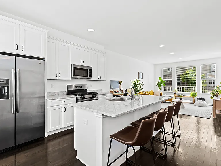 506 Midland Blvd — Photo 10