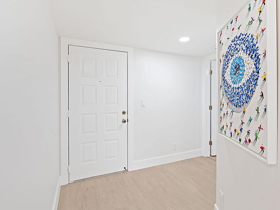 4th image of 7280 Amberly Lane #103