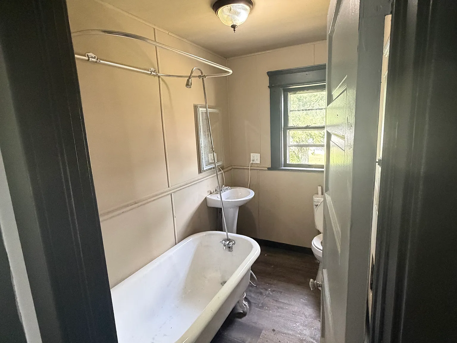 3 bed, 1376 sqft, $1,200 — Photo 3