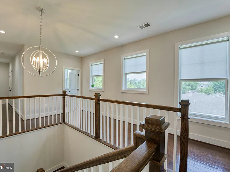 4107 Virginia St — Photo 25