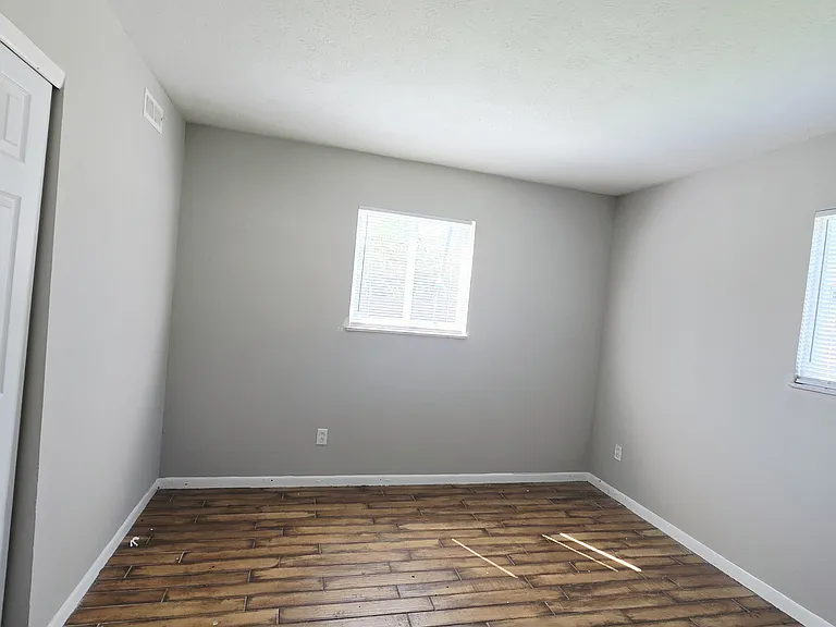 840 Whitethorne Ave #A — Photo 4