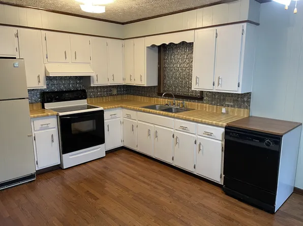 745 Moore Hollow Rd, Tennessee Ridge, TN 37178