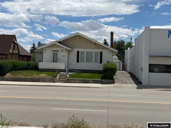 618 W Spruce St, Rawlins, WY 82301