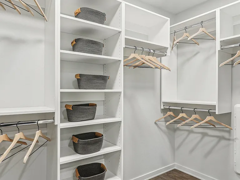 Deco Closet