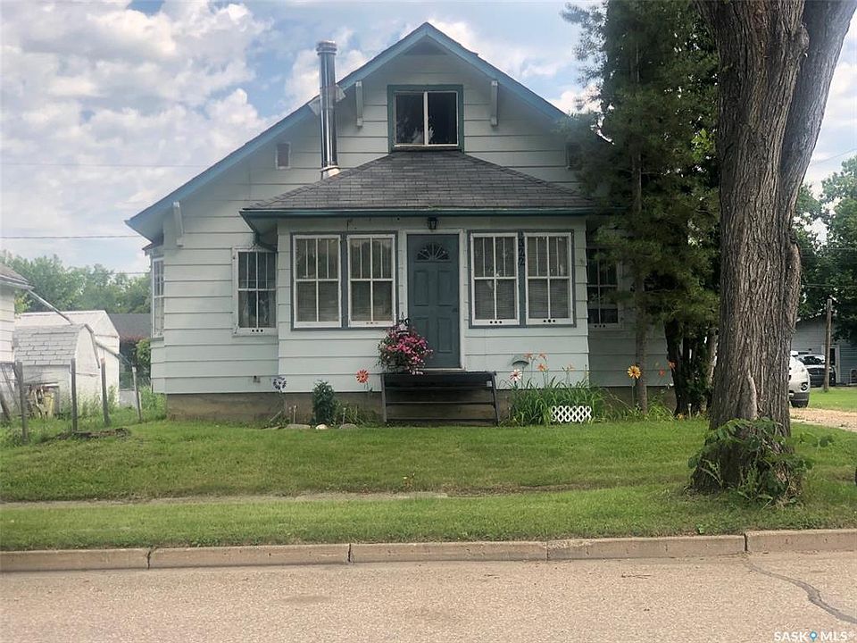 1st image of 322 5th AVENUE E