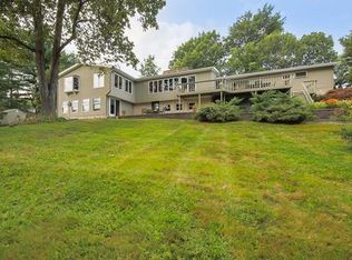 14 Sleepy Hollow Rd, Topsfield, MA 01983