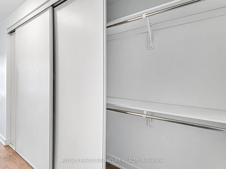 27 Bathurst St #519 — Photo 10