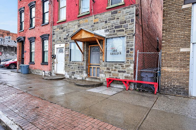 2nd image of 427 S Pearl Street