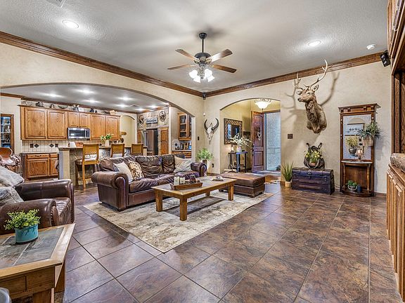 3rd image of 295 Lone Oak Rd