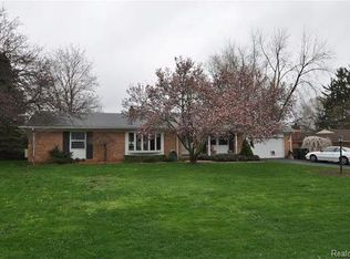 817 Fieldstone Dr, Rochester Hills, MI 48309