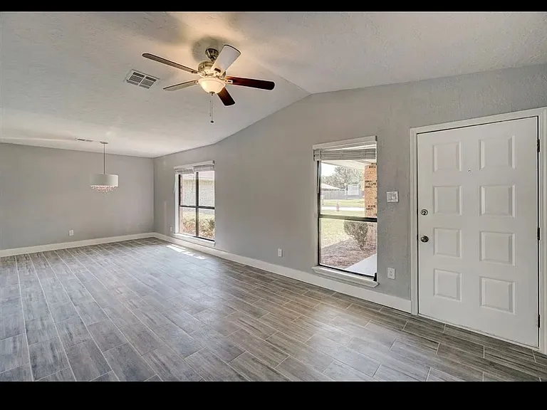 7107 NW Birch Pl — Photo 5