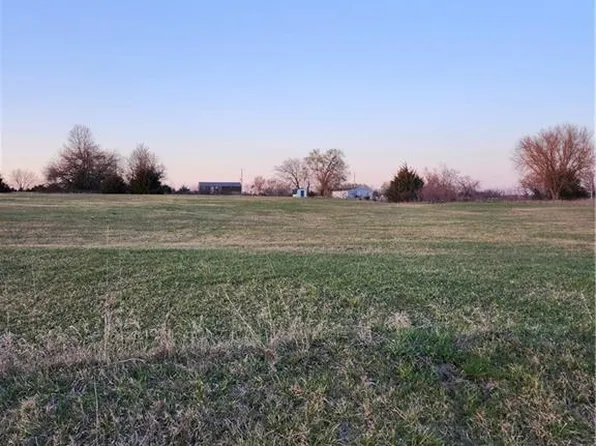 9 Pheasant Run, Linn Valley, KS 66040