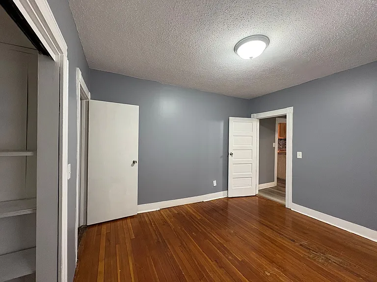 680 W Main Street - Blue Pod — Photo 17