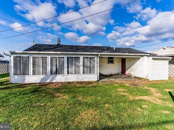 5th image of 16 Nissley Dr