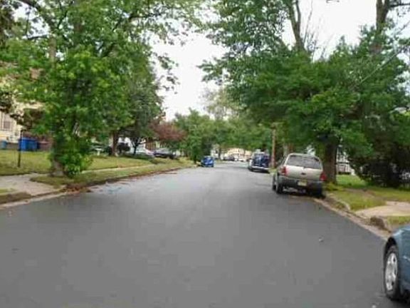 Exterior Neighborhood (street photo)