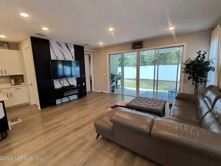 5747 Tomahawk Lake Dr — Photo 8