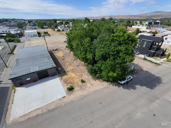108 E 33rd St, Garden City, ID 83714