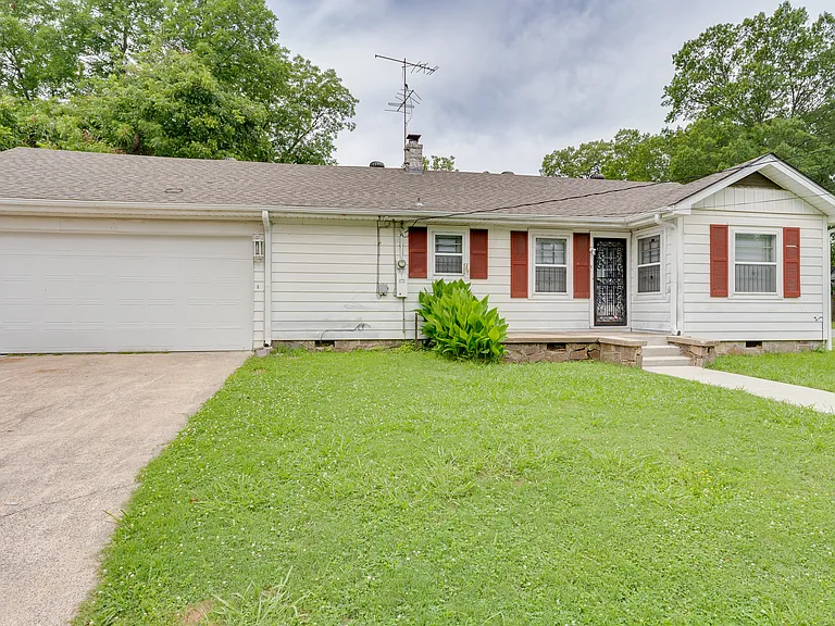 1500 W Short 17th St — Photo 35