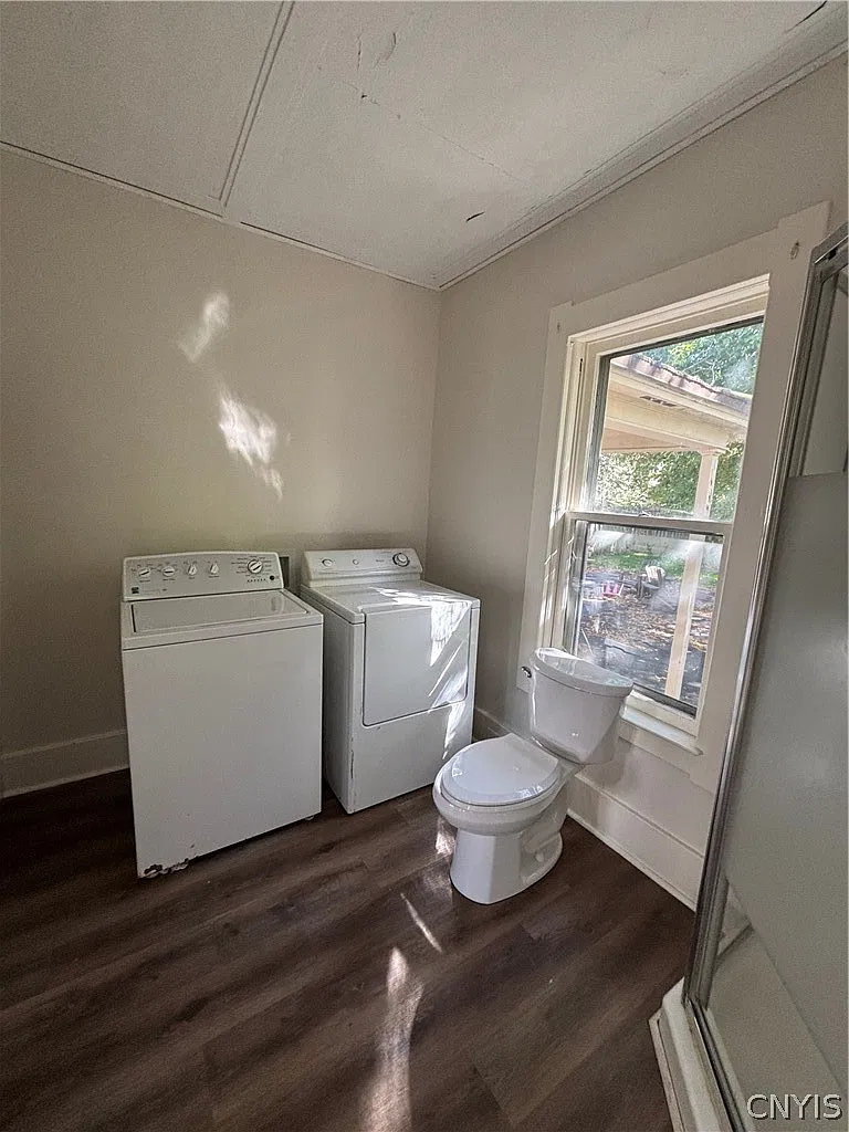 3 bed, 2.0 bath, 1352 sqft, $2,000 — Photo 4