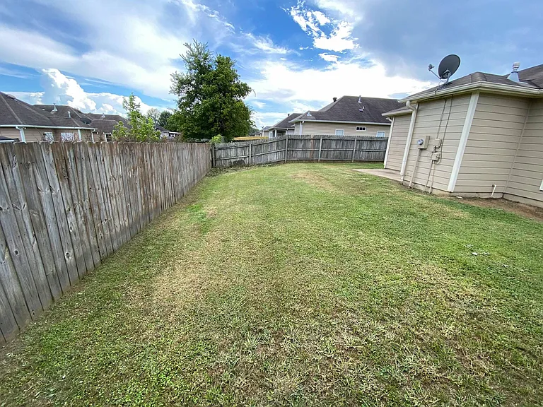 523 Walker Rd — Photo 20
