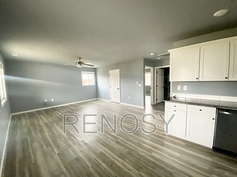 217 E Front St #B — Photo 2