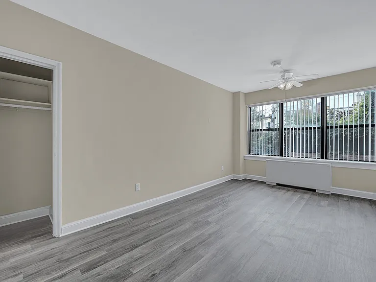 215 C Street Apartments — Photo 14