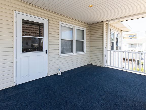 3rd image of 417 E 20th Ave APT 4