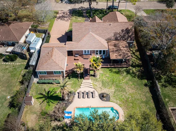 18510 Barbuda Ln, Houston, TX 77058