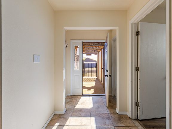 5th image of 432 Stallion Rd SE