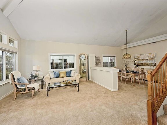 3rd image of 644 Dunhill Dr