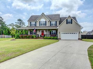 1004 Marlot Ct, Swansboro, NC 28584