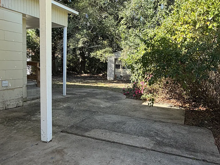 341 East Dr — Photo 17