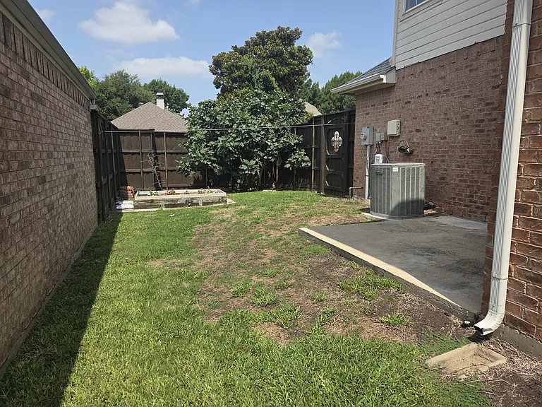 6917 Barbican Dr — Photo 16