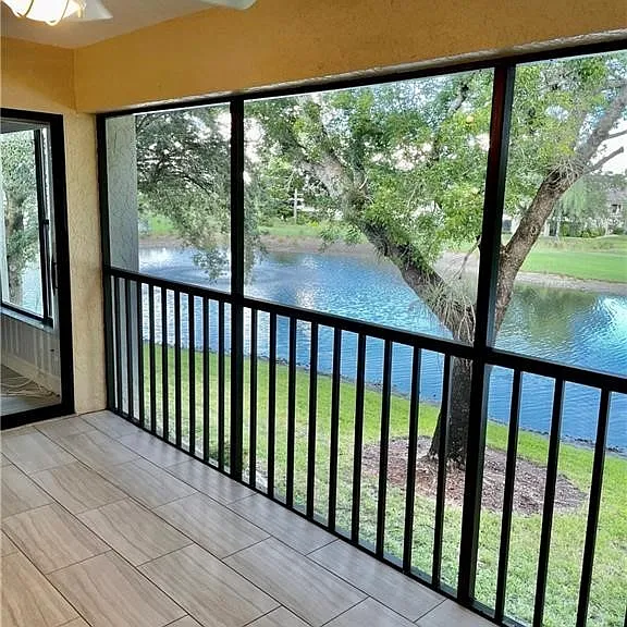 5650 Trailwinds Dr #122 — Photo 7