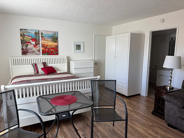 1637 Alrita St — Photo 3