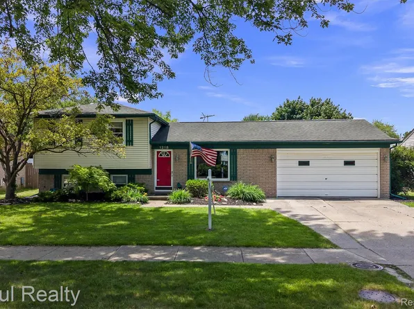1218 Barchester St, Westland, MI 48186