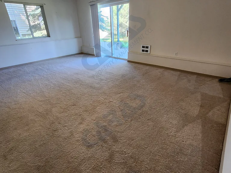 4 A Ave #B — Photo 9