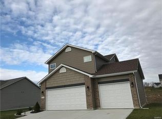 330 Cimarron Valley Trl, Wentzville, MO 63385