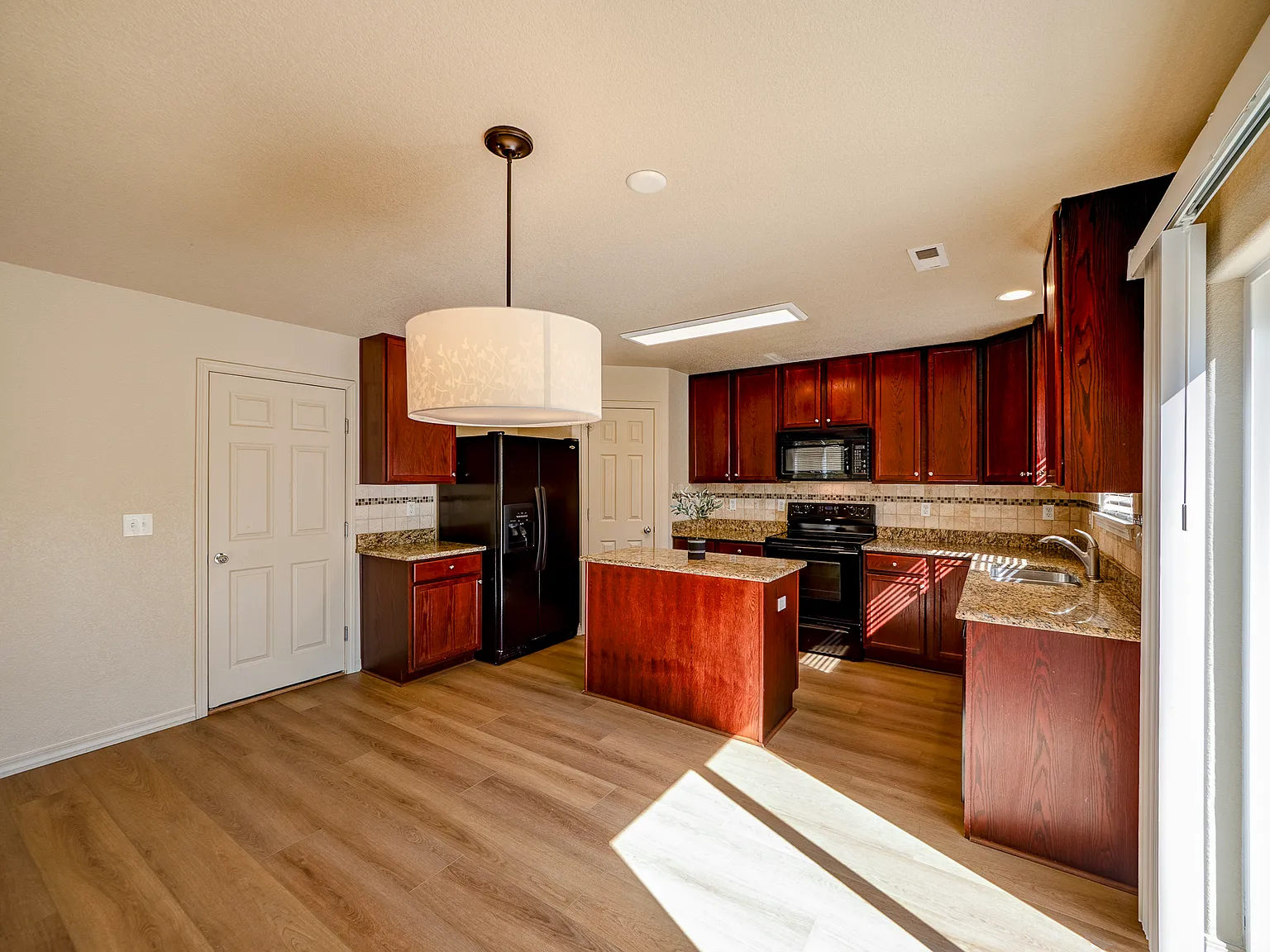 2273 Shady Aspen Dr — Photo 3