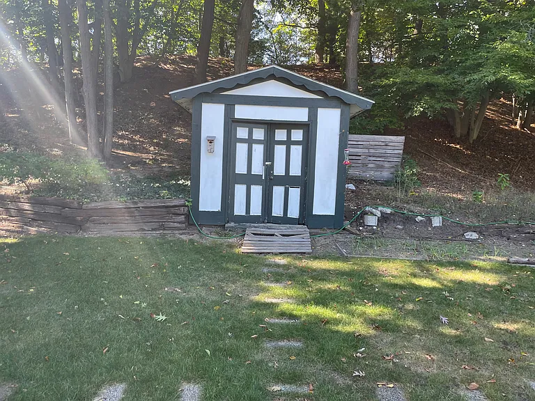 18295 Swiss Dr #3 — Photo 33