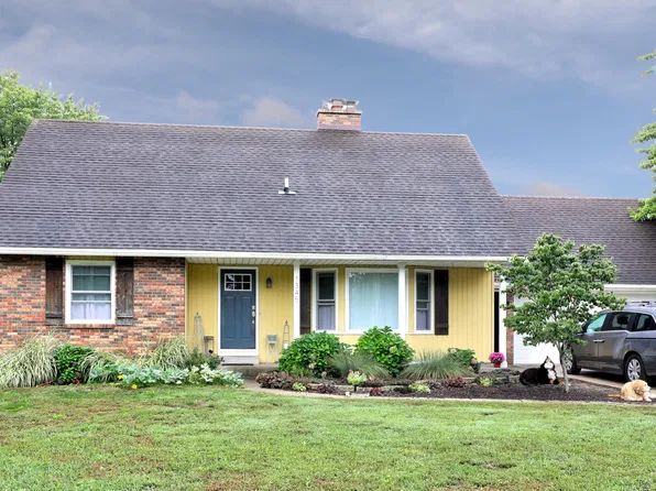 1345 Center St, Zeeland, MI 49464