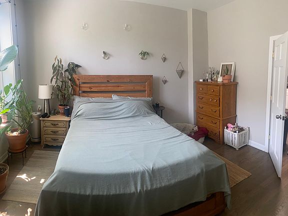 2nd image of 846 N California Ave APT 3F