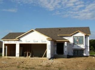 678 Forbrook Ln NW, Rochester, MN 55901