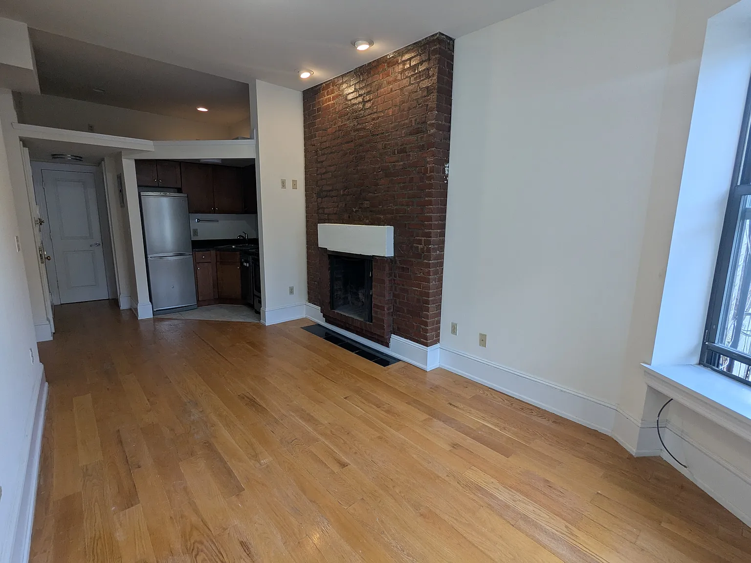 39 West 68th Street — Photo 2