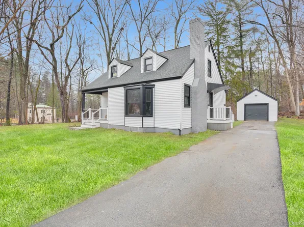 5 Sherwood Place, Hyde Park, NY 12538