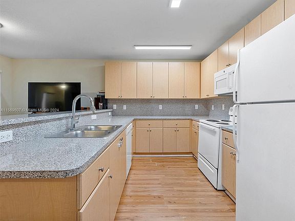 4th image of 22721 SW 88th Pl Unit 5-19