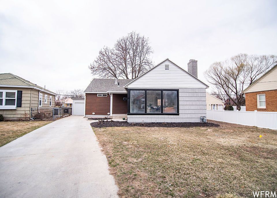 1st image of 2744 S Grandview Cir