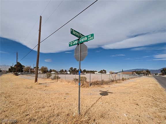 2nd image of 6400 W El Campo Grande Ave